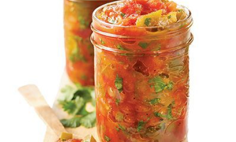 Salsa aux tomates en conserve